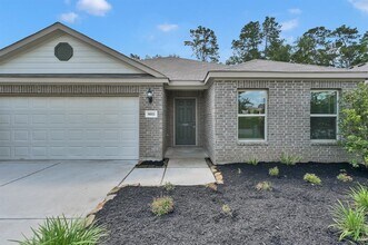 8011 Dauntless Dr in Magnolia, TX - Building Photo - Building Photo