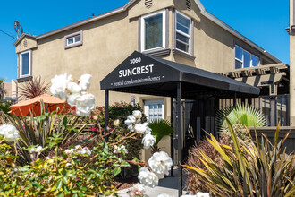 3060 Suncrest Dr in San Diego, CA - Building Photo - Building Photo