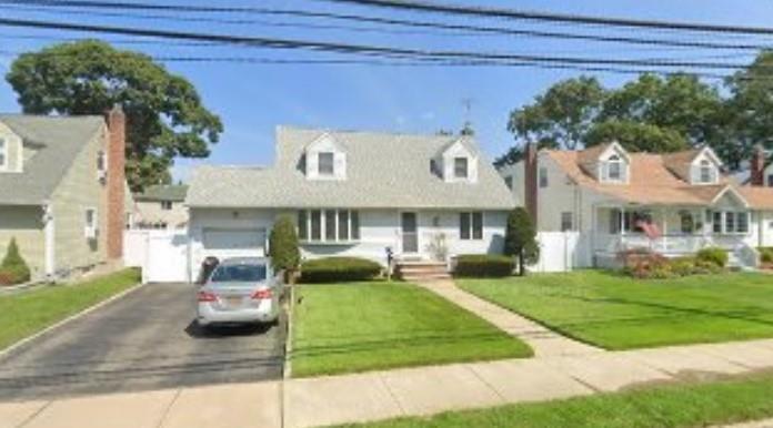 167 Clark Blvd in Massapequa Park, NY - Building Photo