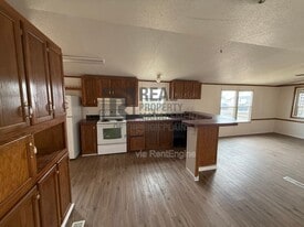 8230 Upton Rd in Amarillo, TX - Building Photo