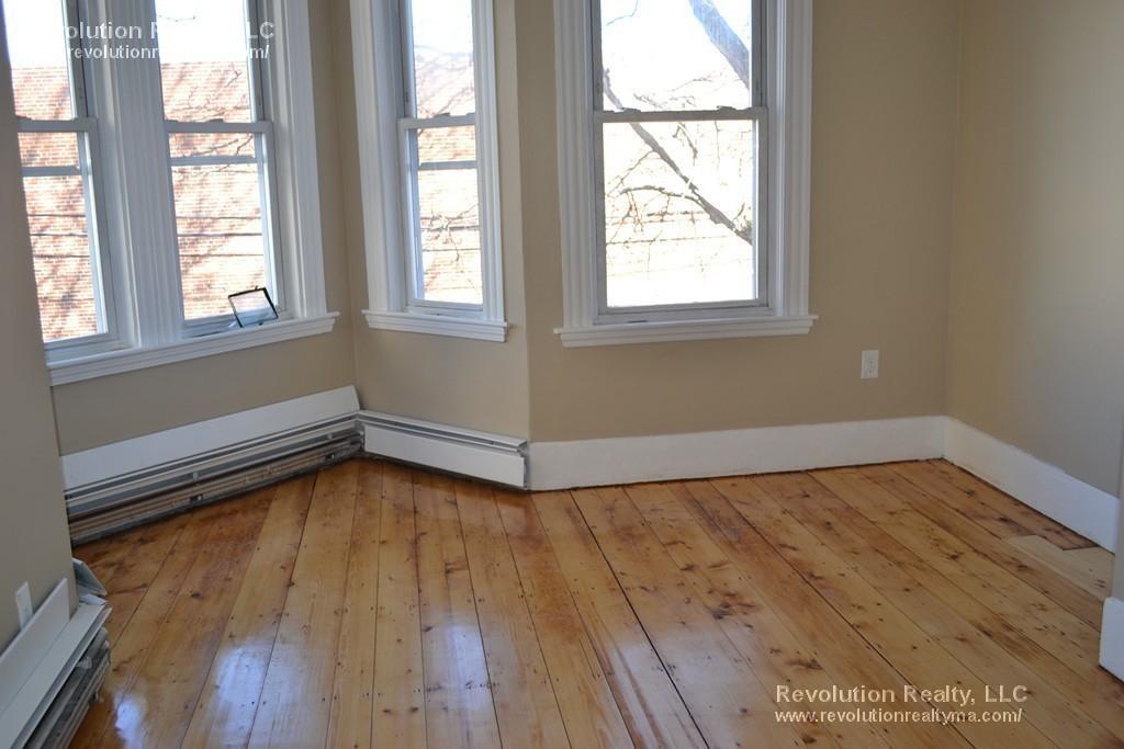29 Alston St in Somerville, MA - Building Photo