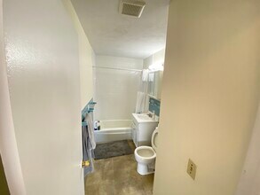 95 Gardner St, Unit 1 in Boston, MA - Foto de edificio - Building Photo