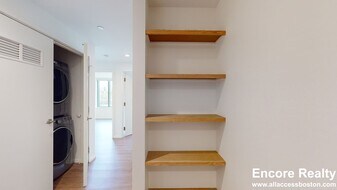 345 Harrison Ave in Boston, MA - Building Photo