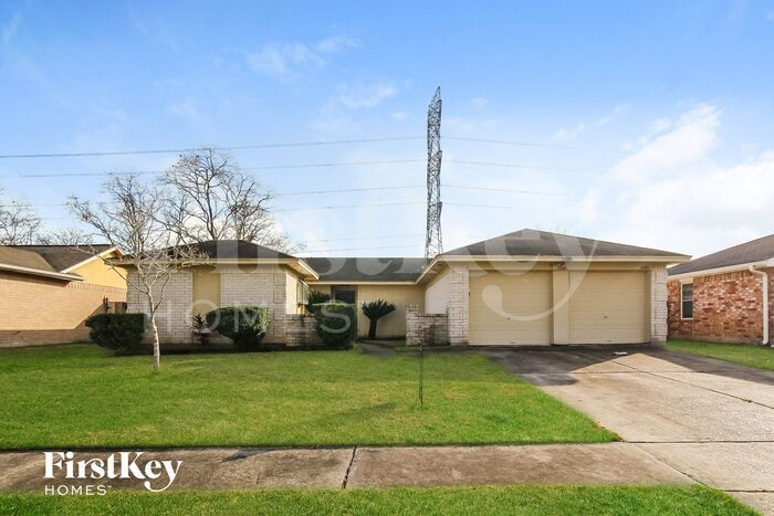 2507 Ironclad Dr in League City, TX - Building Photo