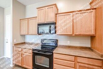 14575 W Mountain View Blvd in Surprise, AZ - Foto de edificio - Building Photo