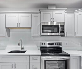 6417 S 10th St in Phoenix, AZ - Foto de edificio - Building Photo