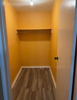 2613 Bergenline Ave, Unit 8 in Union City, NJ - Building Photo