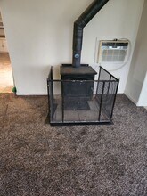 233 N 5th St in Creswell, OR - Building Photo - Building Photo