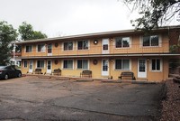 Canyon Retreat Apartments in Colorado Springs, CO - Foto de edificio - Building Photo