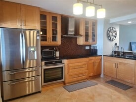 222 N Federal Hwy, Unit 107 in Deerfield Beach, FL - Building Photo