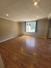 415-411 11 Ave E in Prince Rupert, BC - Building Photo - Building Photo
