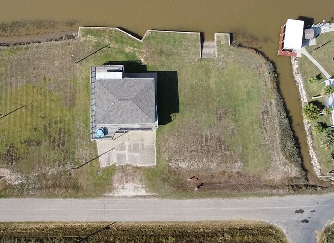 property at 1118 County Rd 204