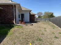 1310 Dustin Dr - 16