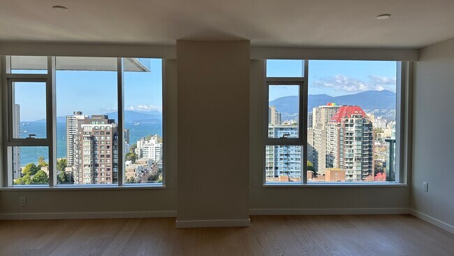 1335 Howe St in Vancouver, BC - Building Photo - Building Photo