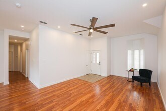 215 Oriole Ln in Laredo, TX - Building Photo - Building Photo