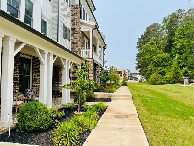 property at 2028 Cortland Rd