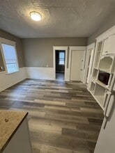 2967 N Richards St, Unit Upper Duplex in Milwaukee, WI - Foto de edificio - Building Photo