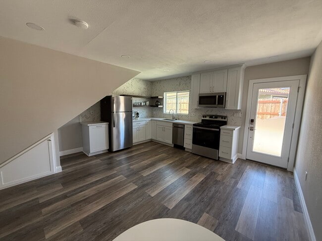 5432 Horse Ridge Way