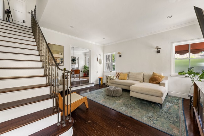 property at 636 N Gardner St