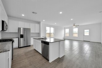 9699 Caney Trails Rd in Conroe, TX - Building Photo - Building Photo