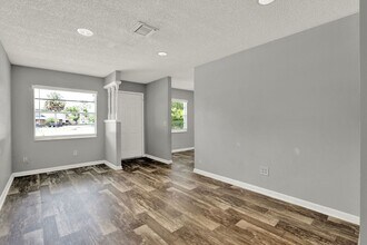 950 Smith St in Orange City, FL - Building Photo - Building Photo