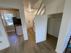 97 Martin Dr, Unit 97 Martin Dr in Novato, CA - Building Photo - Building Photo