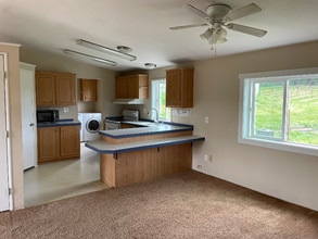 3760 Blackburn Dr in Hood River, OR - Building Photo - Building Photo