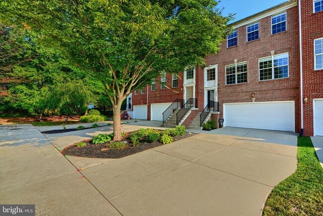 property at 903 Creek Park Rd