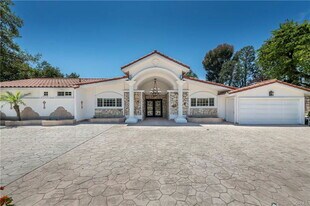 16379 Meadow Ridge Way in Los Angeles, CA - Building Photo