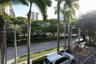 1918 Brickell Ave, Unit 201 in Miami, FL - Building Photo - Building Photo