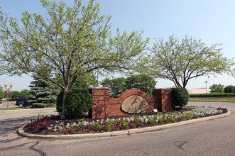 Tuttle's Grove Apartments in Dublin, OH - Foto de edificio - Building Photo