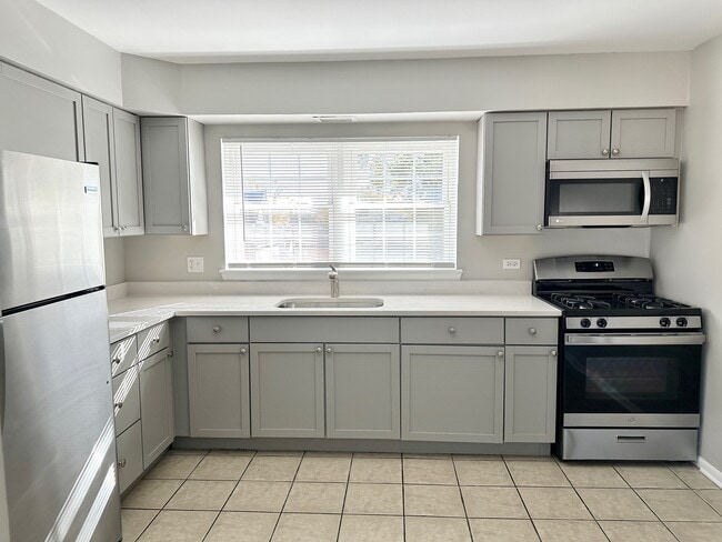 9203 Monroe Ave in Brookfield, IL - Foto de edificio - Building Photo