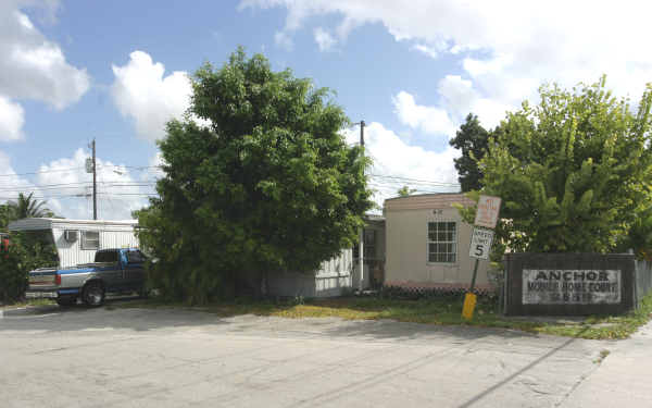 Anchors Mobile Home Park in Hialeah, FL - Building Photo