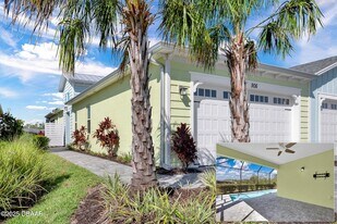 906 Coral Reef Way in Daytona Beach, FL - Building Photo