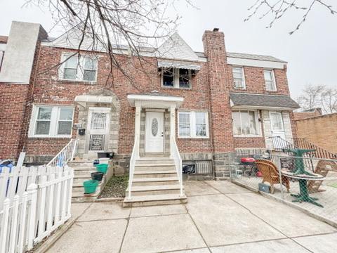 4246 Castor Ave in Philadelphia, PA - Building Photo