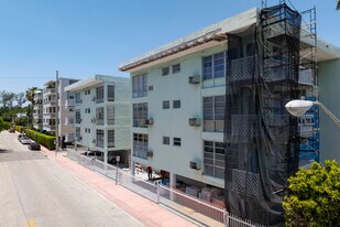Terrace East Condo in Miami Beach, FL - Building Photo