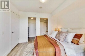 2220 Lake Shore Blvd W in Toronto, ON - Building Photo - Building Photo