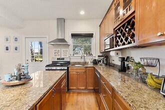 67 Gates St in Boston, MA - Building Photo - Building Photo