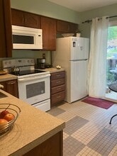 1604 Valencia Way in Reston, VA - Building Photo - Building Photo