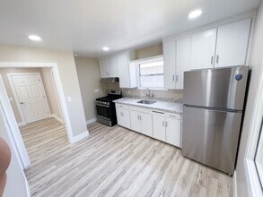 4905 Mendocino Blvd in Sacramento, CA - Building Photo - Building Photo