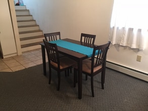 623 E University Ave in Laramie, WY - Foto de edificio - Building Photo