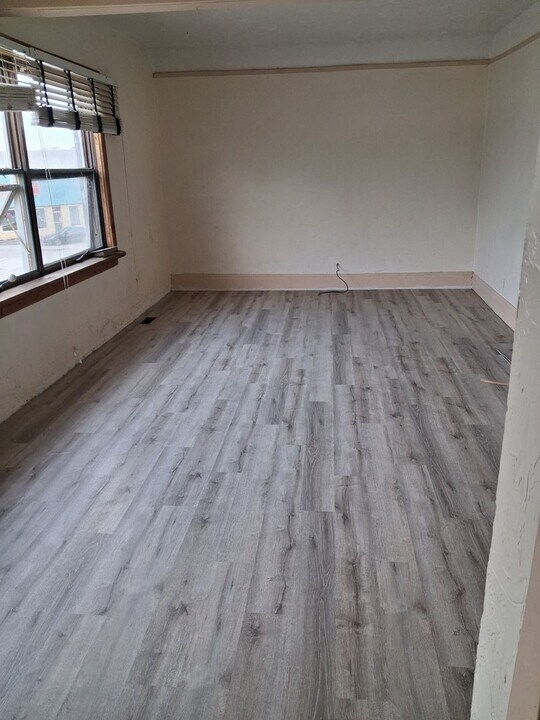 119 1st St N in Virginia, MN - Building Photo