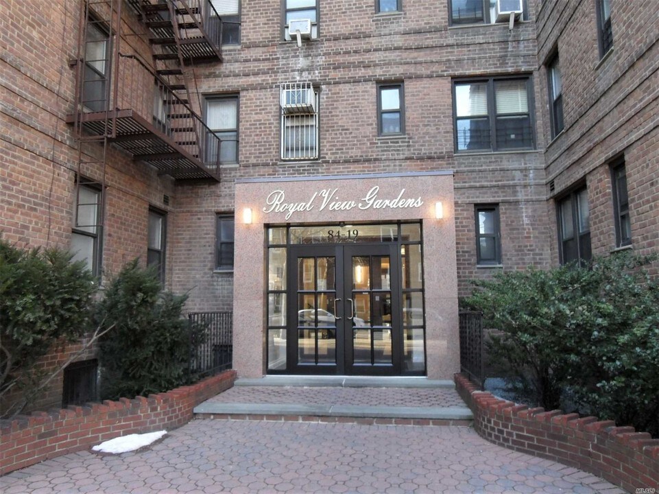 84-19 51st Ave-Unit -4E in Queens, NY - Foto de edificio