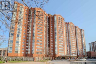 2466 Eglinton Ave E in Toronto, ON - Building Photo