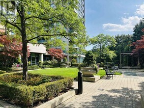 28 Harrison Garden Blvd in Toronto, ON - Building Photo - Building Photo