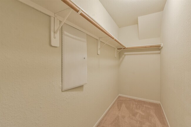 42 Prairie Oak Dr in Conroe, TX - Foto de edificio - Building Photo