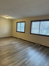 2305 4th Ave S in Moorhead, MN - Building Photo - Building Photo