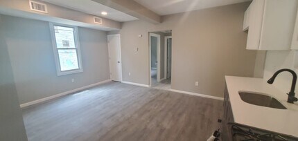 379 Chadwick Ave, Unit Unit 3 in Newark, NJ - Building Photo - Building Photo