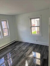 166 Regent Ave, Unit 2R in Providence, RI - Foto de edificio - Building Photo