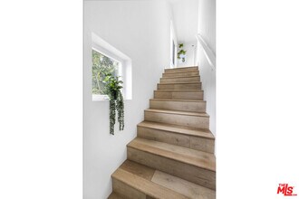 10907 Otsego St in Los Angeles, CA - Building Photo - Building Photo